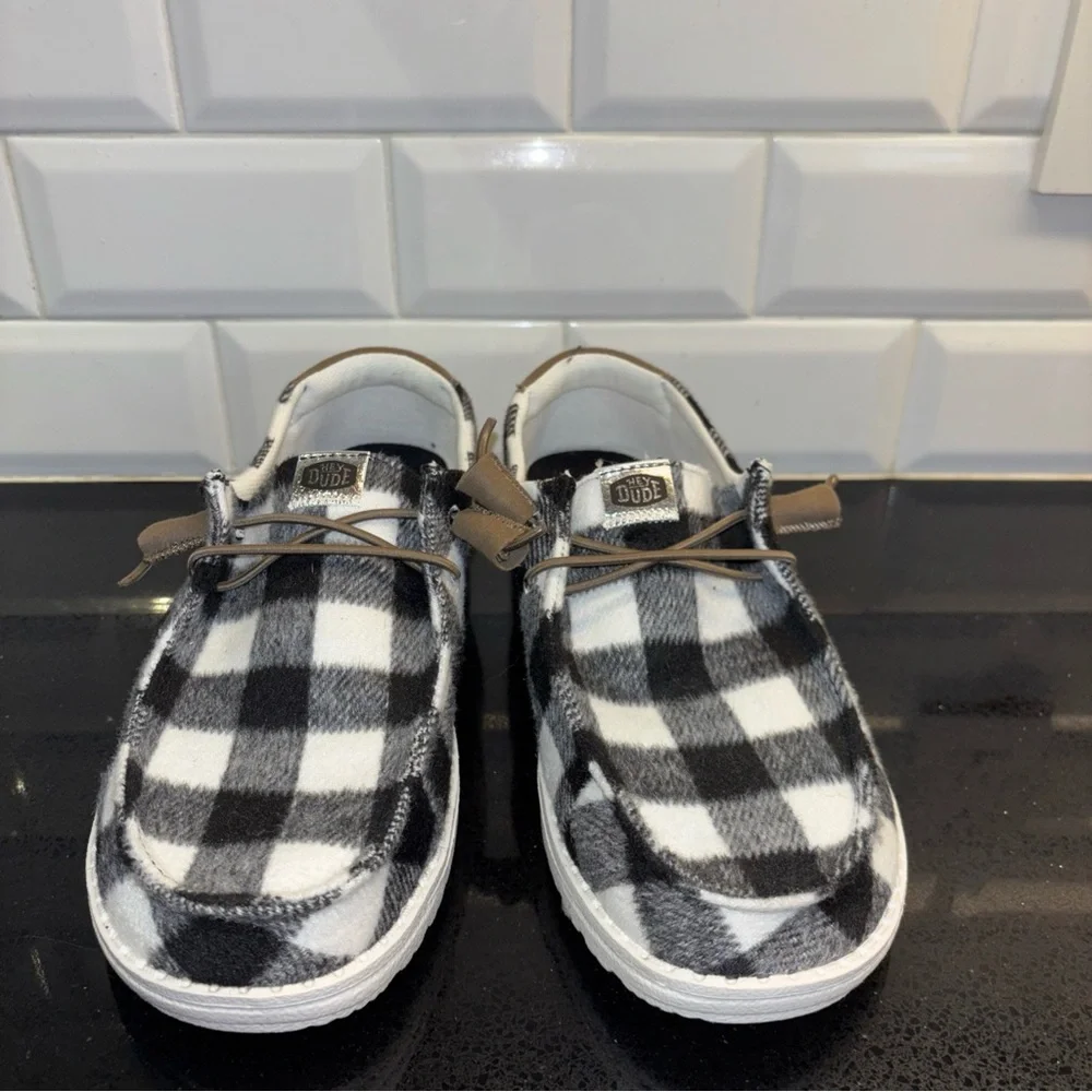 Hey Dude Wendy Buffalo Plaid Shoes Size 9 - Picture 2 of 8